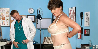 Watch smiling Bea Cummins's porn