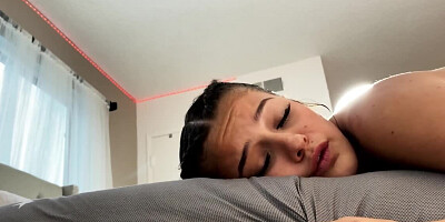 Lucky boy begins day by fucking voracious GF in bedroom