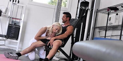 SpyFam - Chloe Temple pussy fuck