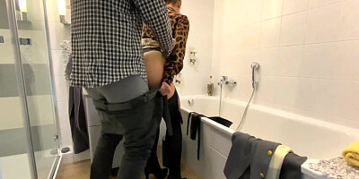 Slender whore pleases client in the hotel room