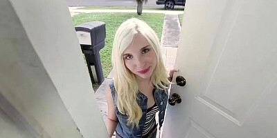 Blondie fun size Piper Perri gets hammered by friends brother