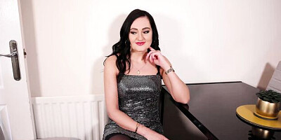 Hypnotic slag's beautiful smut