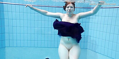 Underwatershow dirt with skillful Lenka from Underwater Show