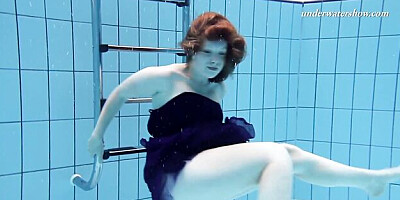 Underwatershow dirt with skillful Lenka from Underwater Show