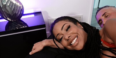 Black dominatrix Kira Noir fucks a horny white man