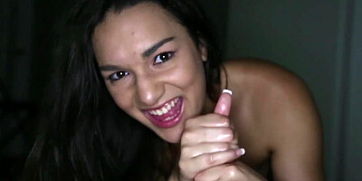 Young man can't do brunette's pussy and gets only a handjob