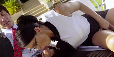 HarmonyVision-Video: Hard fucking babe in glasses outdoors