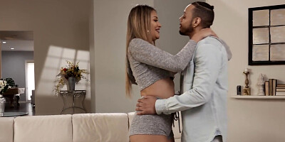 Adorable babysitter Gizelle Blanco receives a bonus