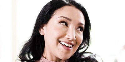 Vicki Chase and Haley Reed's pussy rubbing scene by Girls Way