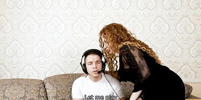 Pleasing Tanya Foxxx's clit piercing action