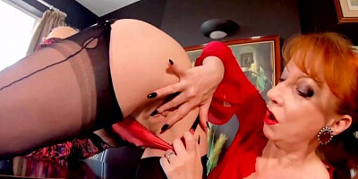 Red XXX - MILF hard teasing in office