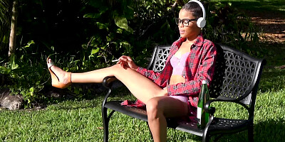 Facial on the glasses of a cute and slutty black girl
