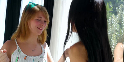 Pale ginger is trying to learn more about scissoring