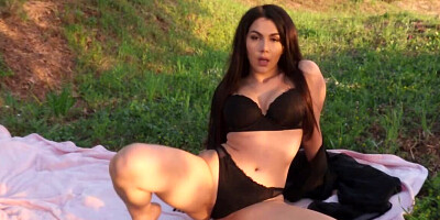 Busty babe Valentina Nappi is masturbating on the picnic