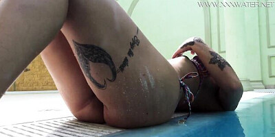 Innocent Heidi Van Horny - romantic porn - Underwater Show