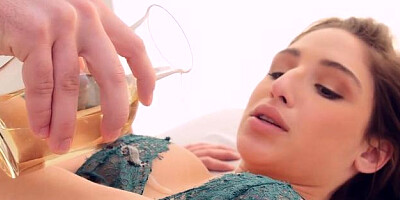 PassionHD: Abella Danger receiving facial