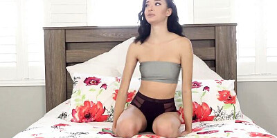 Watch radiant Scarlett Bloom's porn