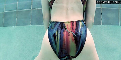 Underwater Show featuring doxie's pool girls sex