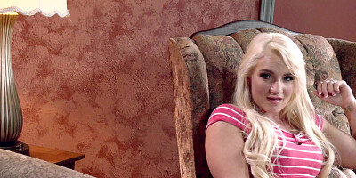 A mother in law is getting her ass massaged in front of the daughter