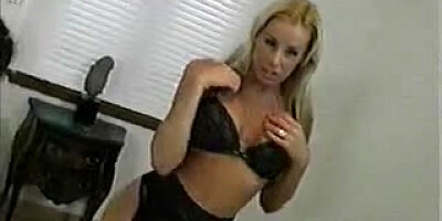 Nicole Sheridan gives a wicked oral delight