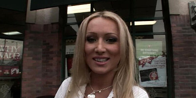 Striking Diana's missionary sex