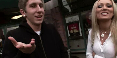 Striking Diana's Missionary Sex