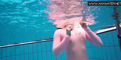 Underwater Show featuring Liza's small tits clip