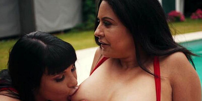 Mariska X - Sex scene alongside very hawt Valentina Ricci