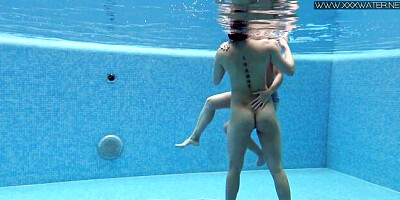 Indescribable Lady Dee and Lizi Vogue - lizi vogue xxx - Underwater Show
