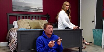Brazzers - Hot MILF Jeanie Marie Sullivan makes a sex bond with her stepson
