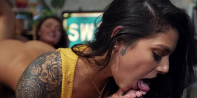 Sex with pretty GF helps Latina cutie forget about video games