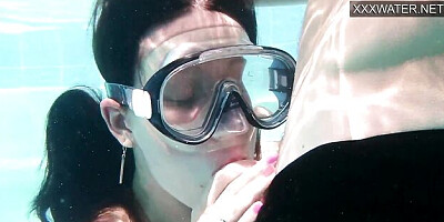 So hot Minnie - female orgasm sex - Underwater Show
