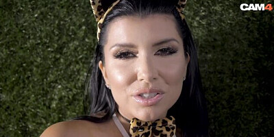 CAM4 featuring Romi Rain's romi rain clip