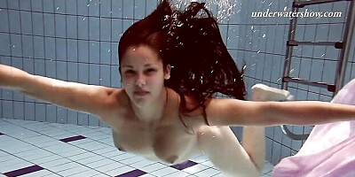 Gambling bimbo's underwatershow dirt