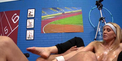 Big Tits in Sport - Hairy pussy Julia Ann workout in the gym