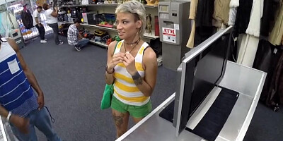 Guy pawns his girlfriends pussy for cash
