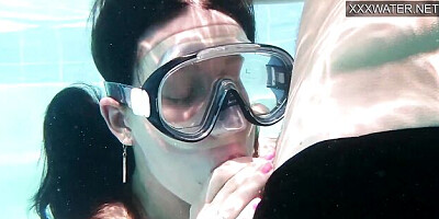 Underwater Show featuring Minnie Manga and Minnie's underwatershow video