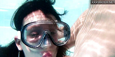 Underwater Show featuring Minnie Manga and Minnie's underwatershow video