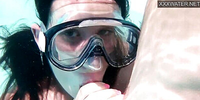 Underwater Show featuring Minnie Manga and Minnie's underwatershow video