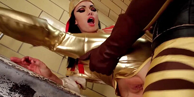 Lady in a golden suit gets sodomized by a horny wolverine
