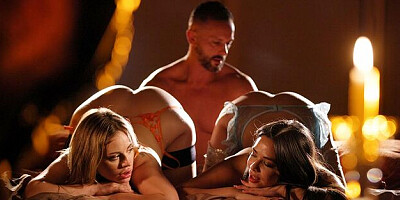 Seductive Cassie Del Isla and Scarlett Alexis at doggystyle trailer