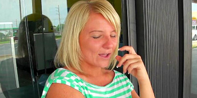 StreetBlowjobs - Lizzie Bell pussy eating