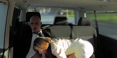 Fuck in the backseat makes the Czech woman forget about leg pain