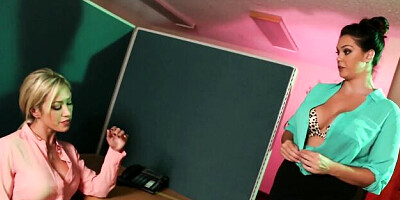 Curvy smut with playful Capri Cavanni and Alison Tyler from PUBA