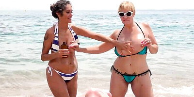 Watch exciting Mary Borbosita and Victoria Cruz's dirt