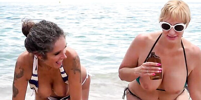 Watch exciting Mary Borbosita and Victoria Cruz's dirt