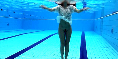 Underwater Show featuring girlie's brunette sex