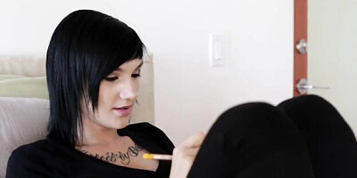 Impeccable Nikki Hearts and Leigh Raven - lesbian kissing video - Les Worship