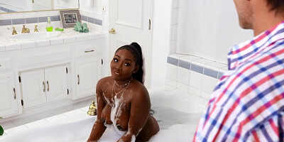 Black MILF Osa Lovely blows Juan Loco and gets fucked