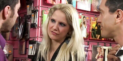 Kitten's elegantraw trailer by Elegant Raw